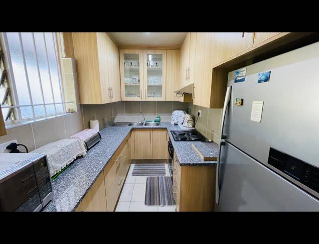 2 BEDROOM APARTMENT FOR SALE IN WESTRIDGE